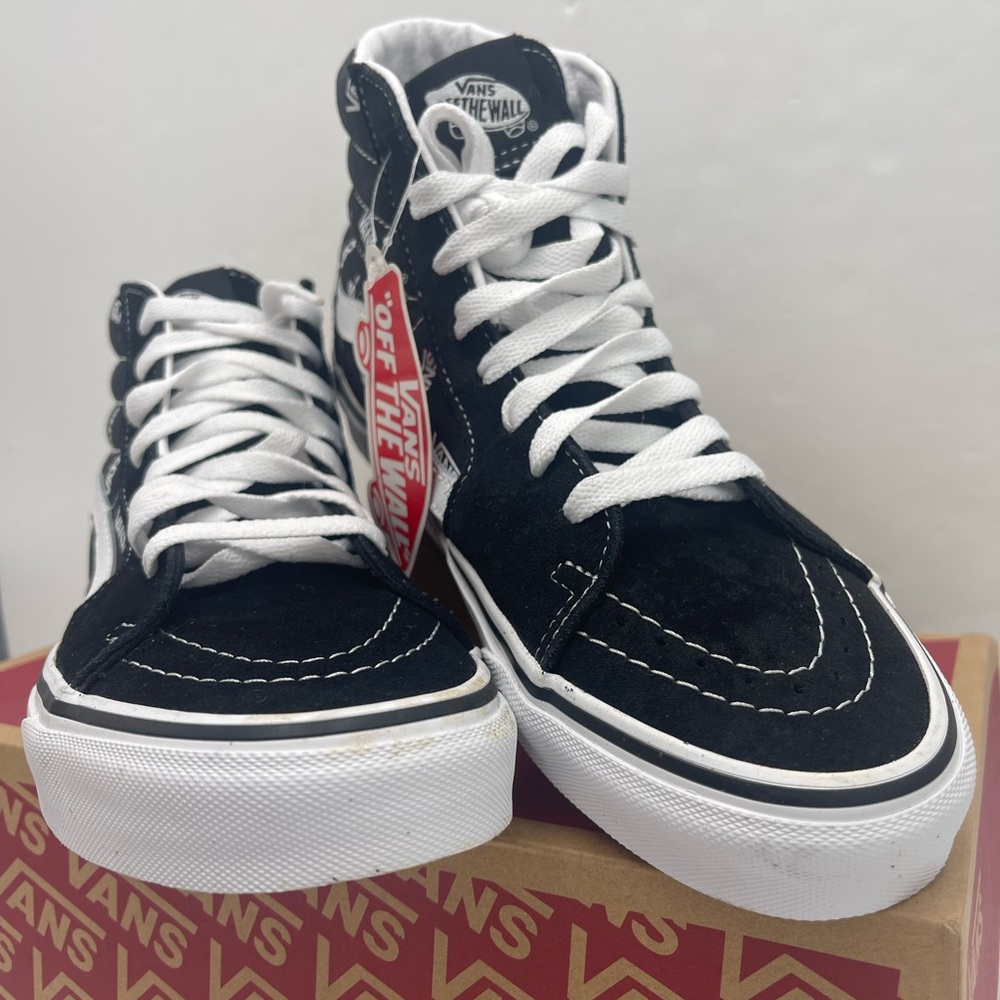 Vans WMNS Sk8-Hi
(Vans) Black/True White Sneakers
VN0A32QGQW7 - Picture 12 of 16